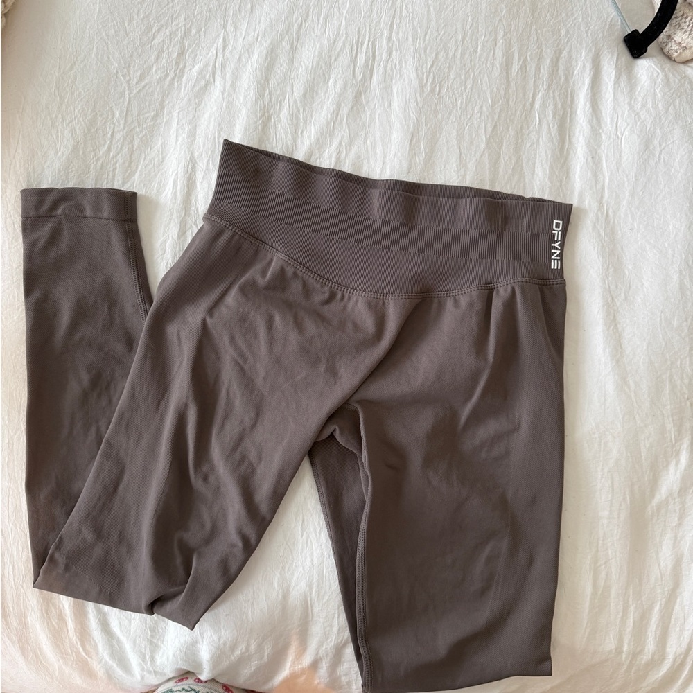 DFYNE Impact Leggings in truffle